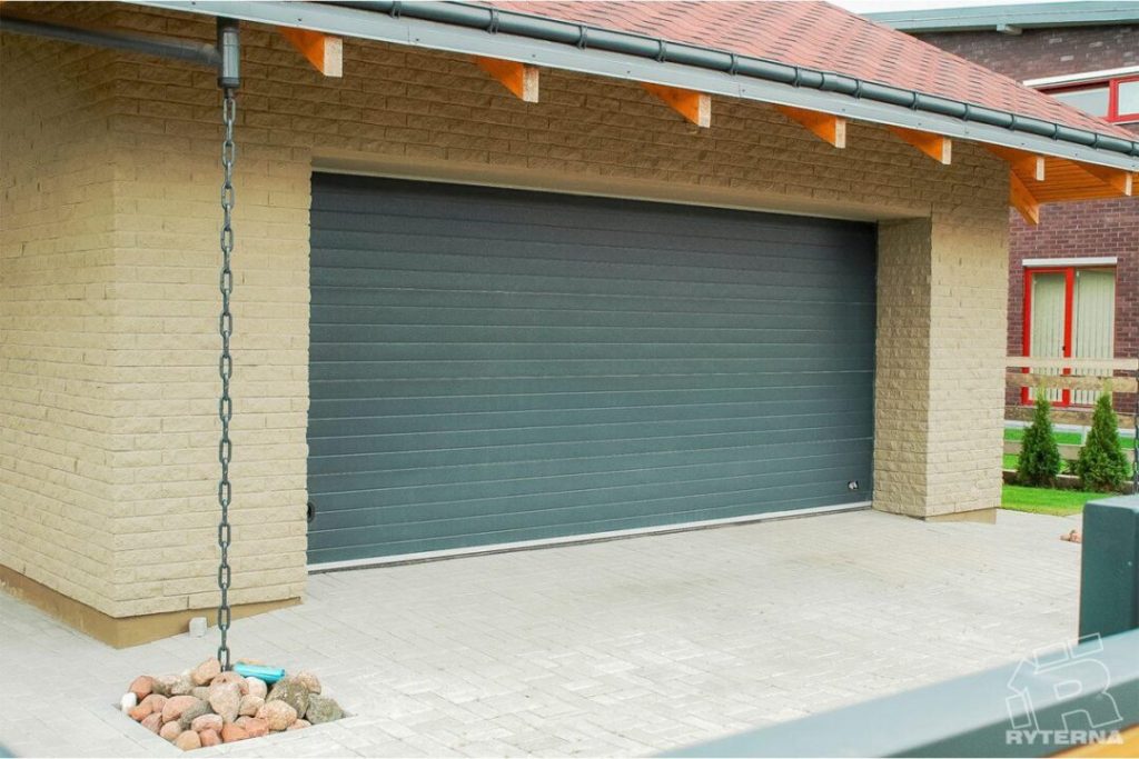 Sectional-garage-doors-4-1080x720